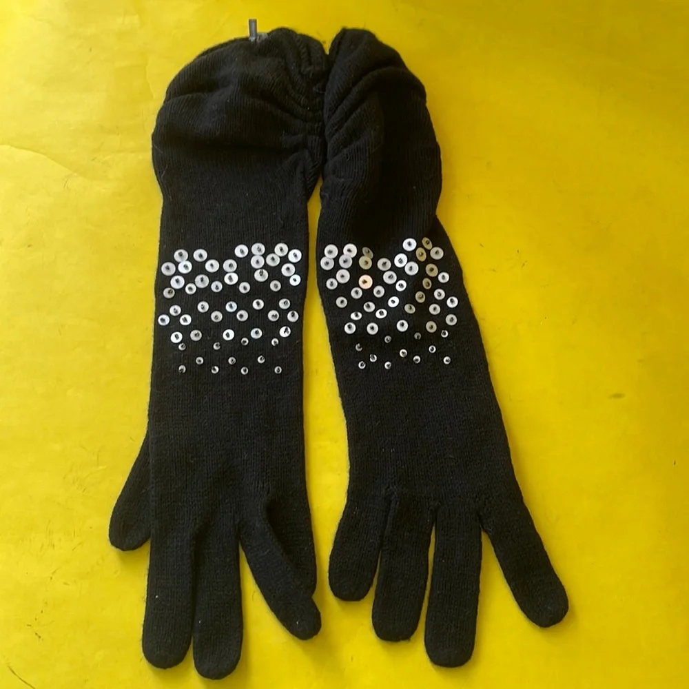 New vintage black long knitted gloves